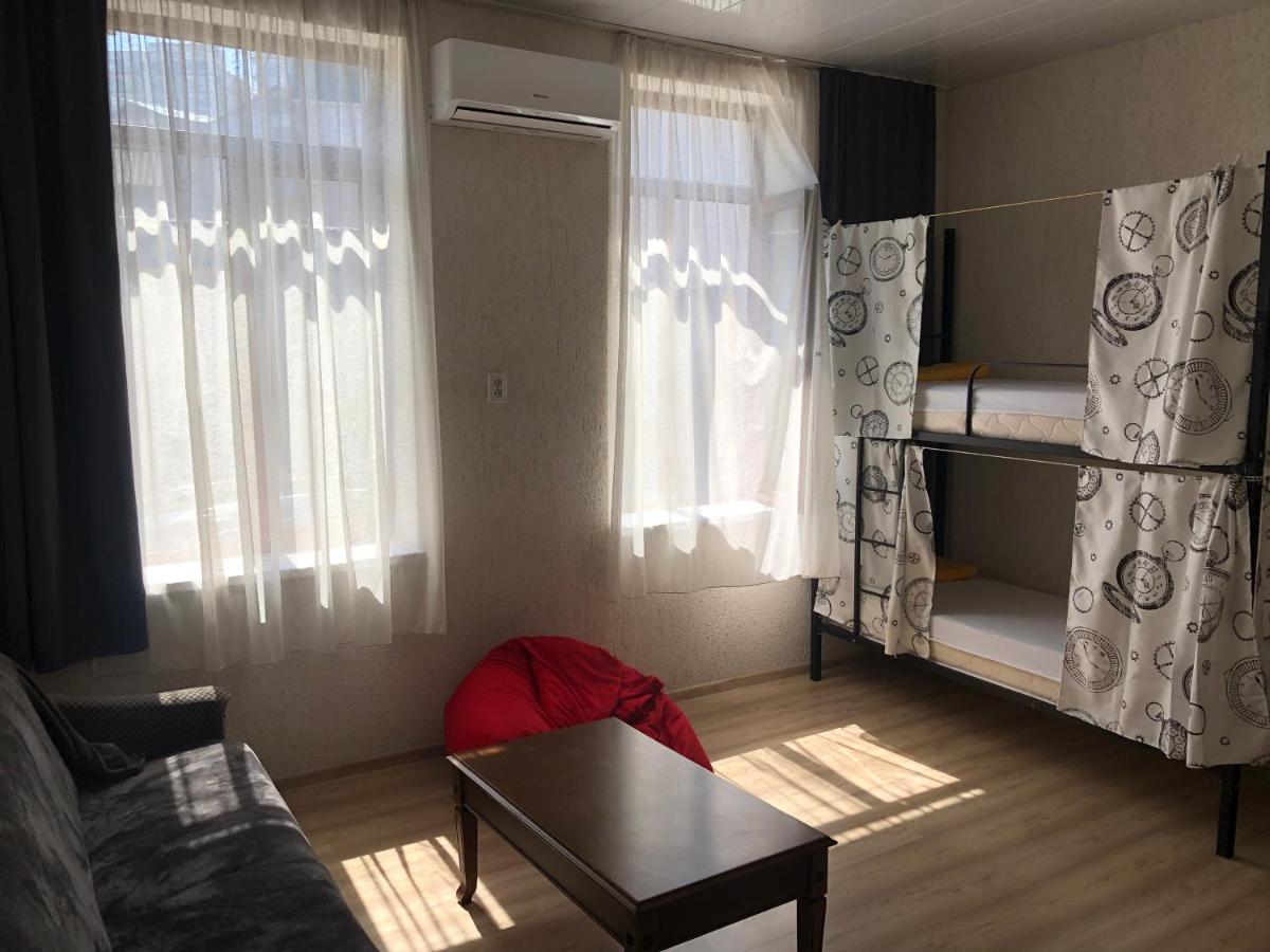 Suncity Ostello Batumi Esterno foto