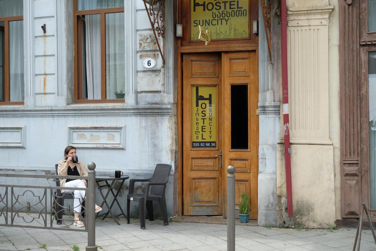 Suncity Ostello Batumi Esterno foto